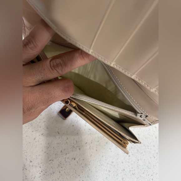Gucci Wallet Like New (EUC) - Picture 14 of 15